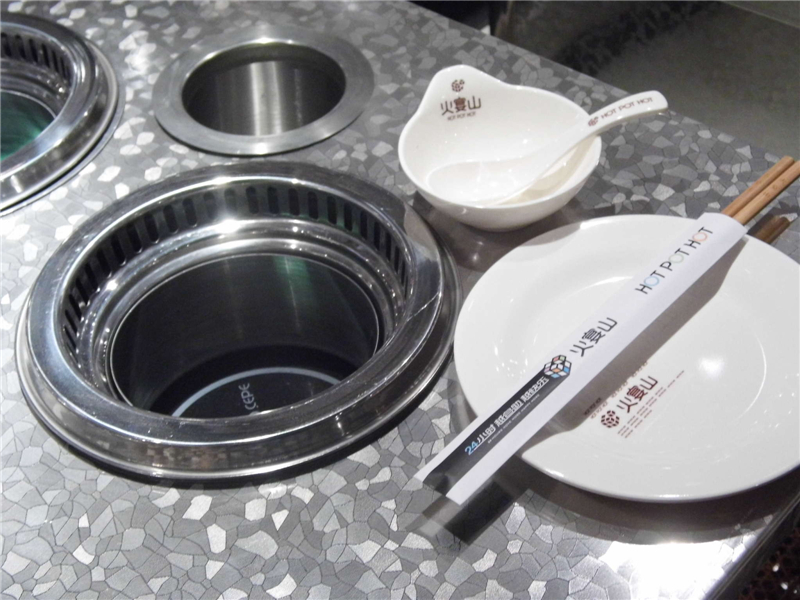 無煙火鍋魅力有多大？寶島臺灣同胞都來學！